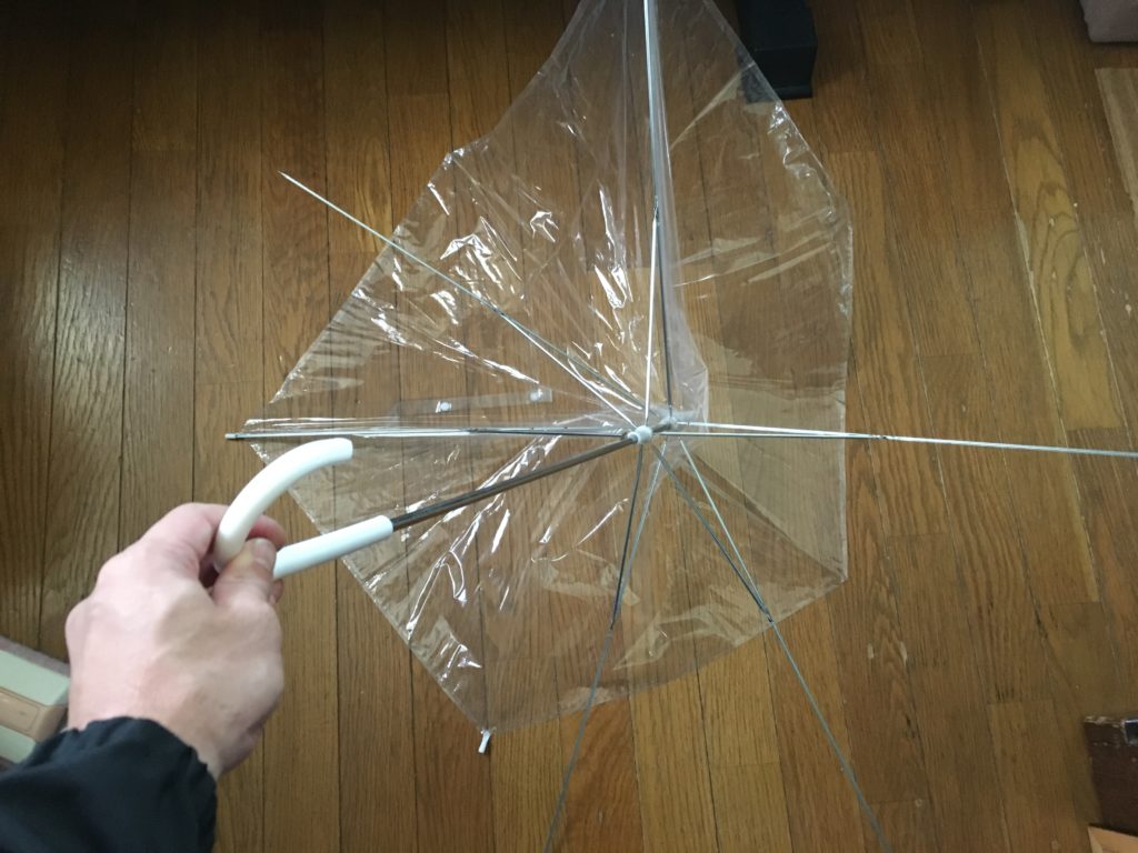 壊れたビニール傘